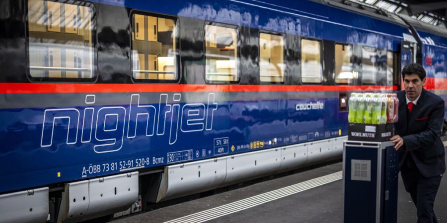 Bahnreisende in der EU sollen künftig besser geschützt sein. (Archivbild)