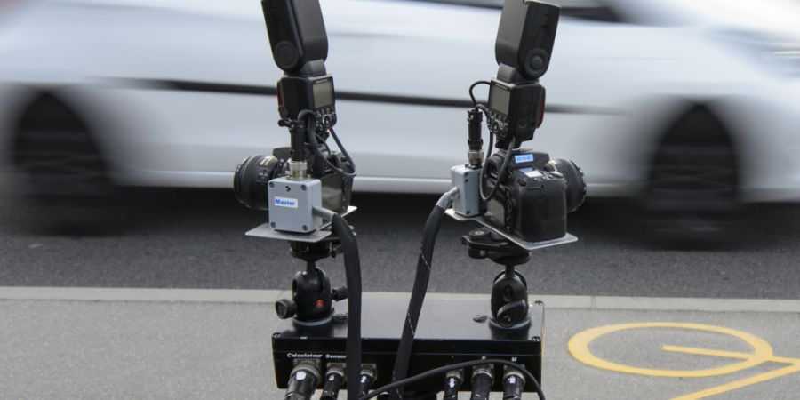 Die Kantonspolizei Bern hat einen Raser aus dem Verkehr gezogen. (Symbolbild)