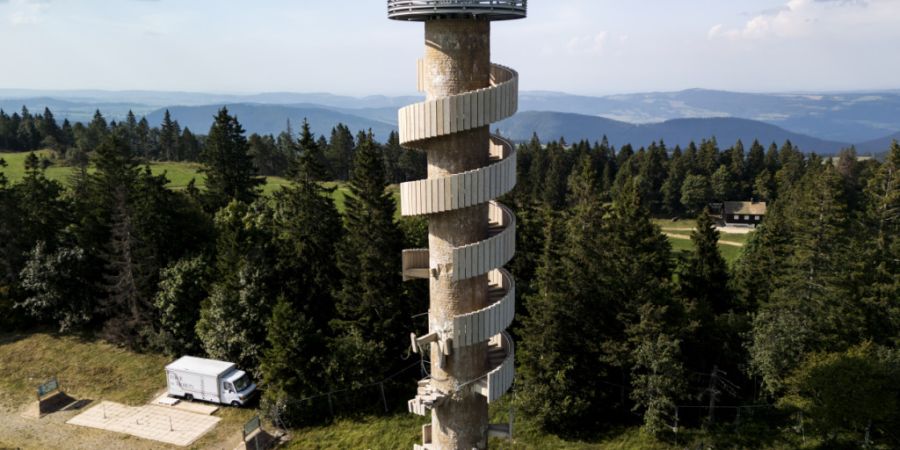Der Turm von Moron im Berner Jura stürzte im Frühling 2022 teilweise ein. (Archivbild)