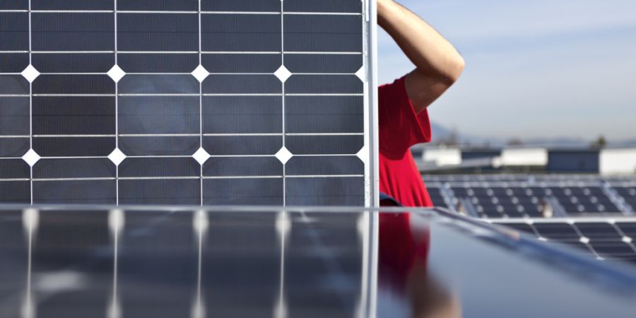 Brüssel will mit neuen Regeln im öffentlichen Beschaffungswesen unter anderem die Photovoltaik-Produktion in Europa stärken. (Symbolbild)