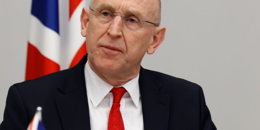 ARCHIV - Der britische Verteidigungsminister John Healey. Foto: Geert Vanden Wijngaert/AP/dpa