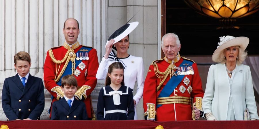 Royals Königsfamilie Balkon