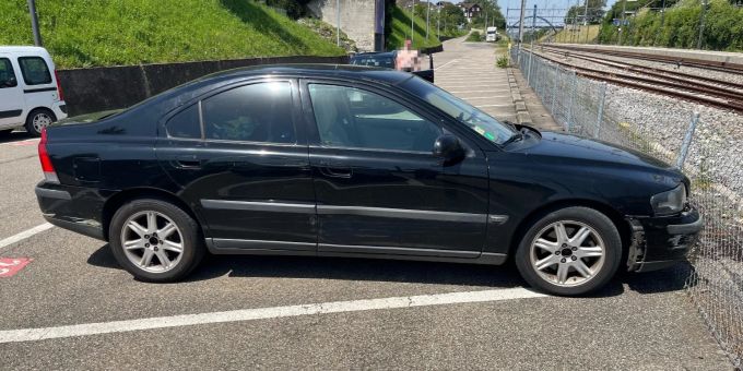 Flawil SG - Besoffener Autofahrer (48) haut nach Unfällen ab