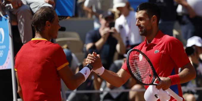 Rafael Nadal (l.) gratuliert Novak Djokovic in den sozialen Medien zu Olympia-Gold. Nadal Djokovic Olympia 2024