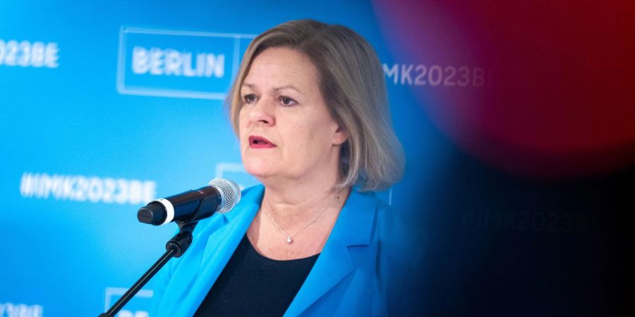 em grenzkontrollen einreisen