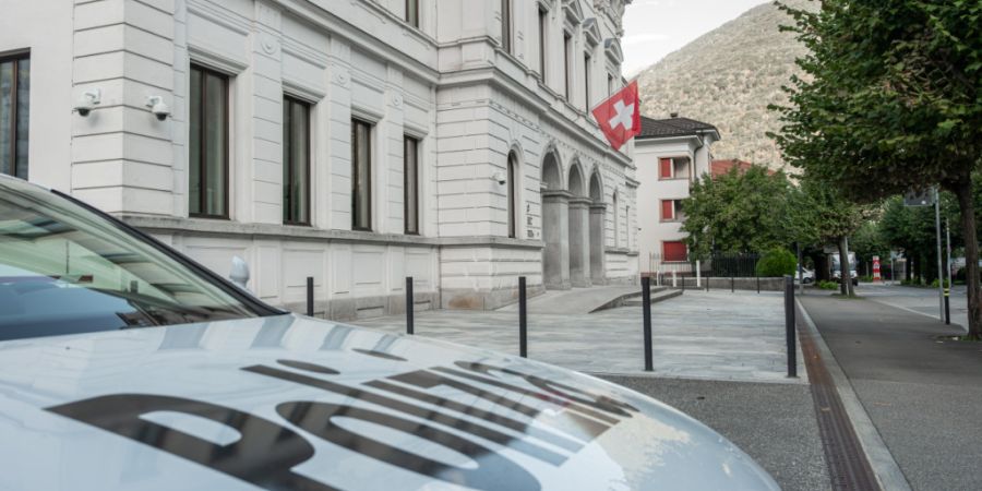 Vor dem Bundesstrafgericht in Bellinzona hat am Montag der Prozess gegen den mutmasslichen Statthalter der 'Ndrangheta in der Schweiz begonnen.
