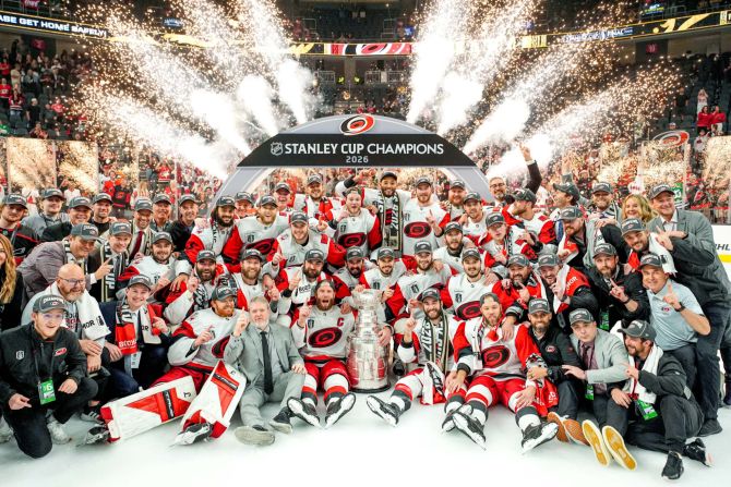 Carolina Hurricanes sind wieder Stanley Cup-Champions.