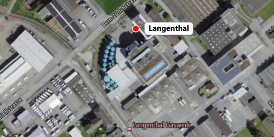 Auf dem Dach eines Firmengebäudes, das gerade saniert wird, ist am Dienstag in Langenthal ein Brand ausgebrochen.
