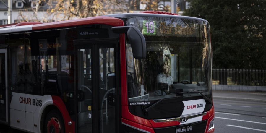 Die Einsparungen betreffen auch den öffentlichen Verkehr. (Archiv)