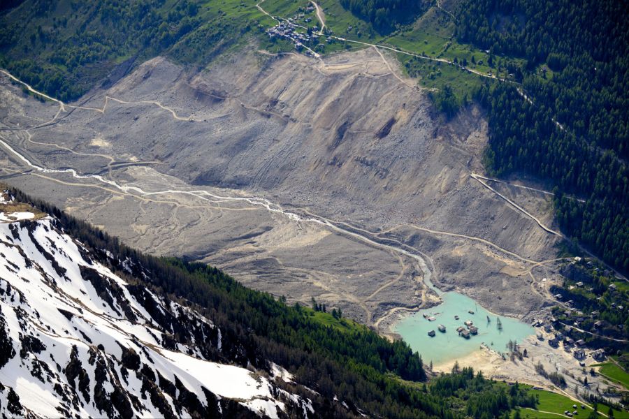 Der gewaltige Bergsturz begrub 90 Prozent des Dorfes unter sich.