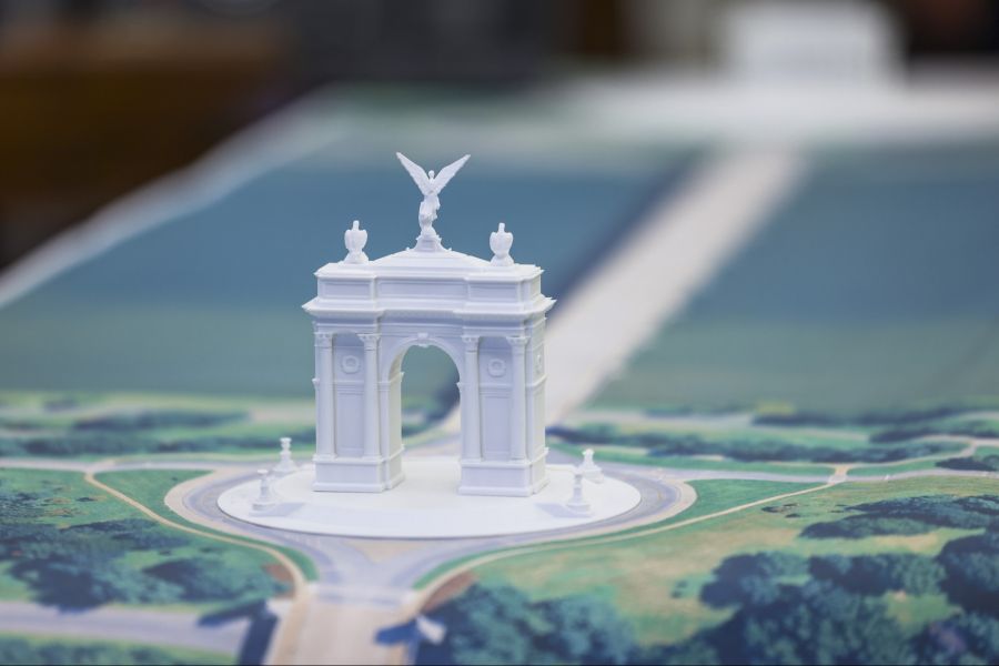 Zudem will er einen Triumphbogen bauen, der grösser als jener in Paris ist.