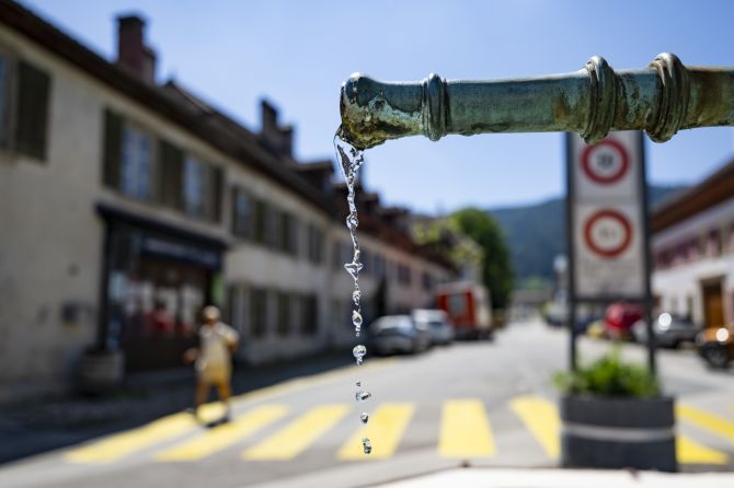 Brunnen Wasser