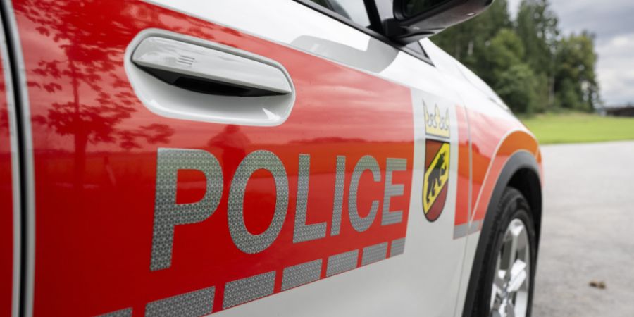 Schwere Verletzungen für einen Motorradfahrer in Burgistein BE: Er kollidierte frontal mit einem abbiegenden Auto. (Symbolbild)