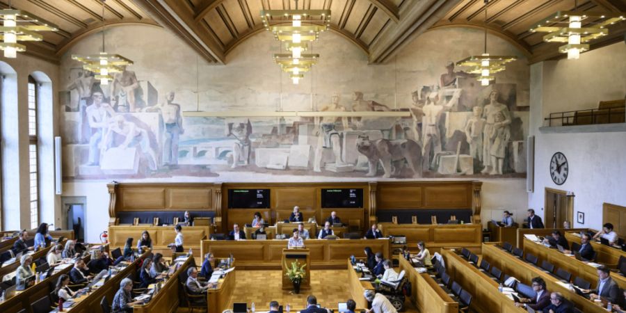 Der bernische Grosse Rat nimmt die zweite Session der neuen Legislatur in Angriff. (Archivbild)