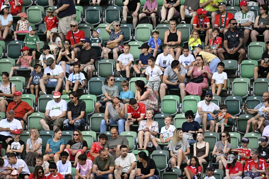 Das letzte Heimspiel der Fussball-Nati vor der WM, das um 15 Uhr in St. Gallen stattfindet, dürfte deshalb ins Wasser fallen.