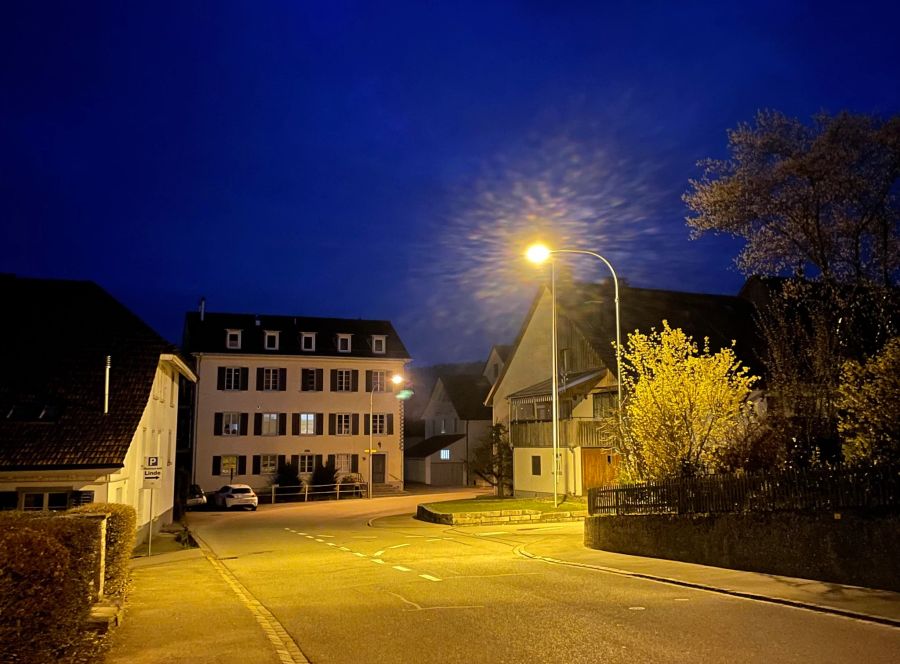 Sie ist recht kurvenreich. Und wird oft von Fahrern geplagt, die sich nicht an die Geschwindigkeitsbegrenzung halten.