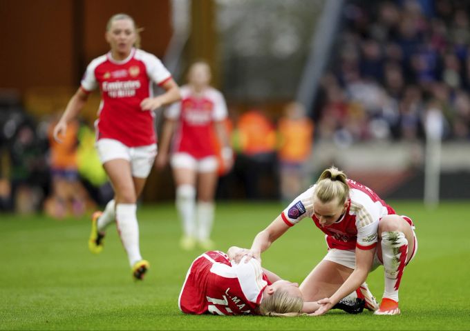 Frida Maanum kollabiert während des Cup-Finals. Frida Maanum