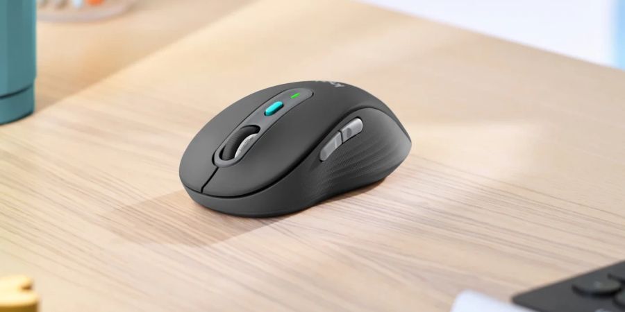 Signature AI Edition Mouse Werbefoto Schreibtisch Profilbild