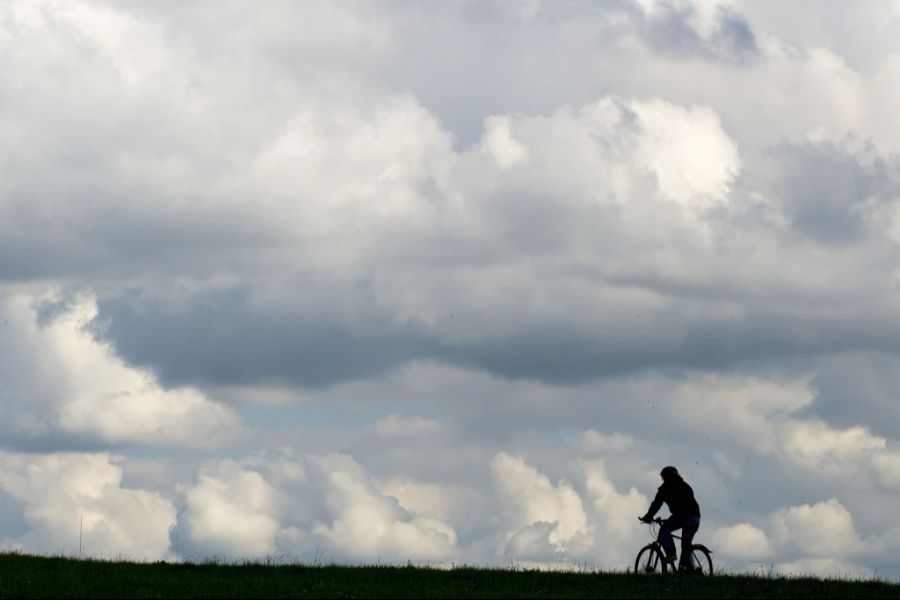 Für Sonntag werden Wolken prognostiziert. (Symbolbild)