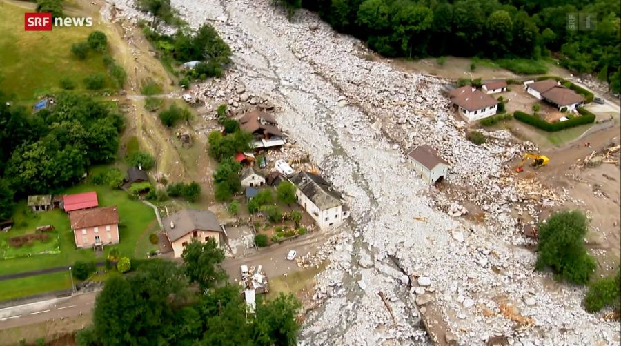 Die Zerstörung nach dem Erdrutsch im Misox GR ist gewaltig.