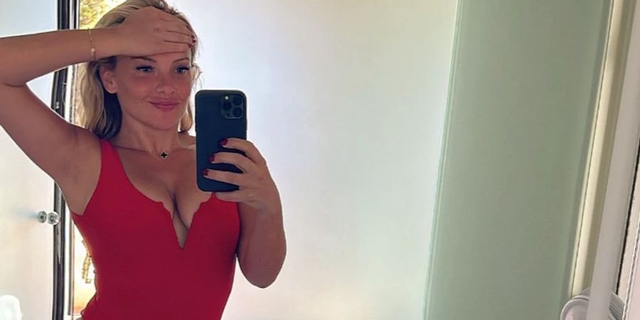 Auf Instagram erreicht sie über eine Million Follower und postet fast täglich.