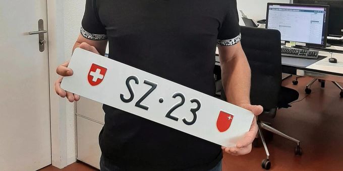 Kanton Schwyz - Autonummer «SZ 23» für 70'000 Franken verkauft