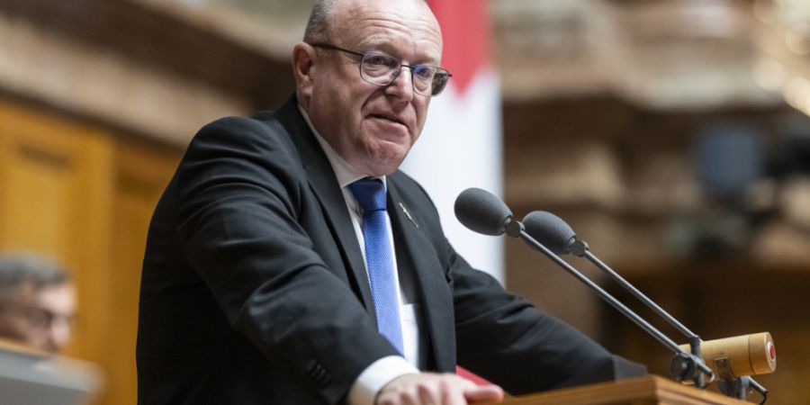 Mit seiner parlamentarischen Initiative hat der Walliser SVP-Nationalrat Jean-Luc Addor die Debatte über den Umgang mit kriminellen Ausländerinnen und Ausländer erneut entfacht. (Arc...