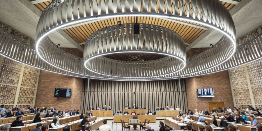 Das Stadtzürcher Parlament will die Lage von Kindern verbessern, die von Nothilfe leben (Archivbild)