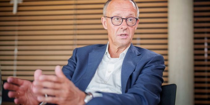 Merz geht davon aus, dass die Gespräche in den beiden Ländern noch einige Wochen dauern könnten, von Koalitionen sei man weit entfernt. Merz geht davon aus, dass die Gespräche in den beiden Ländern noch einige Wochen dauern könnten, von Koalitionen sei man weit entfernt.