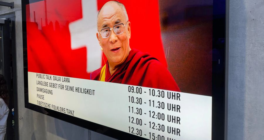 So sieht das Programm für den Besuch von Dalai Lama im Hallenstadion aus.