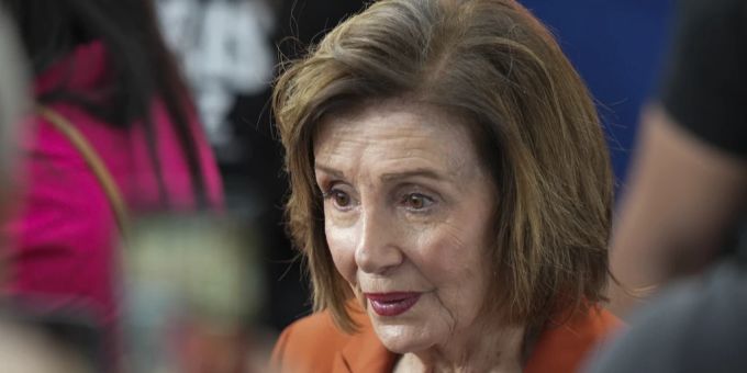 Washington - US-Demokratin Pelosi bedauert späten Rückzug Bidens