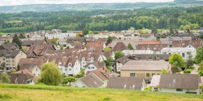 Blick auf die Gemeinde Zufikon im Kanton Aargau.