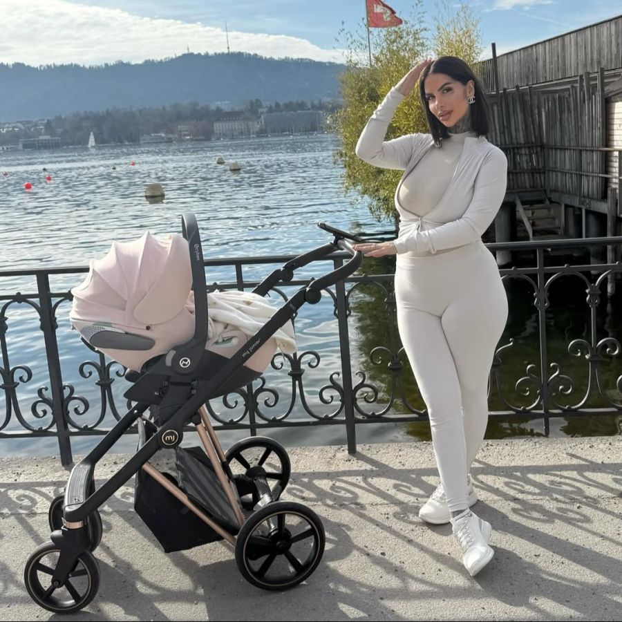 Das junge Mami betont die Risiken, die ein chirurgischer Eingriff mit sich bringt.