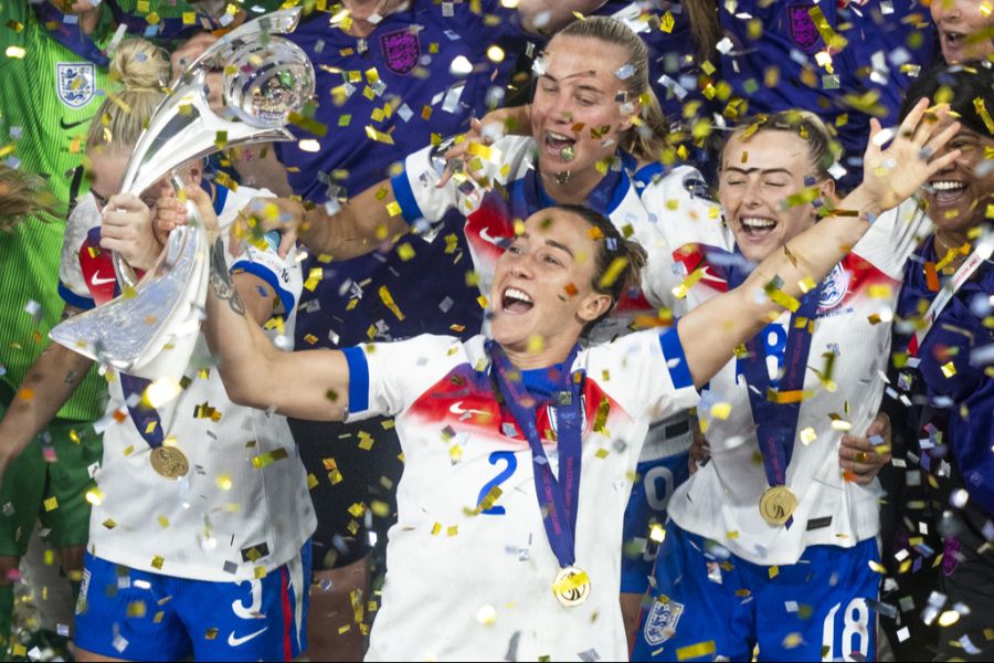 Lucy Bronze