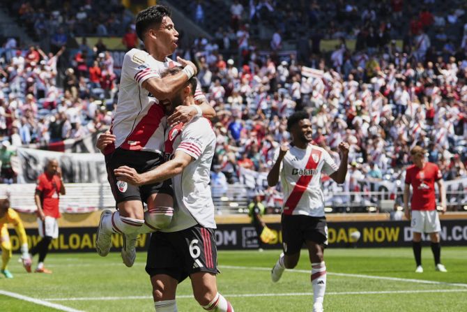 Klub-WM River Plate Urawa
