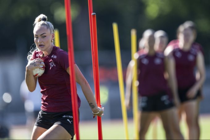 Alisha Lehmann gibt im Training Vollgas. Alisha Lehmann