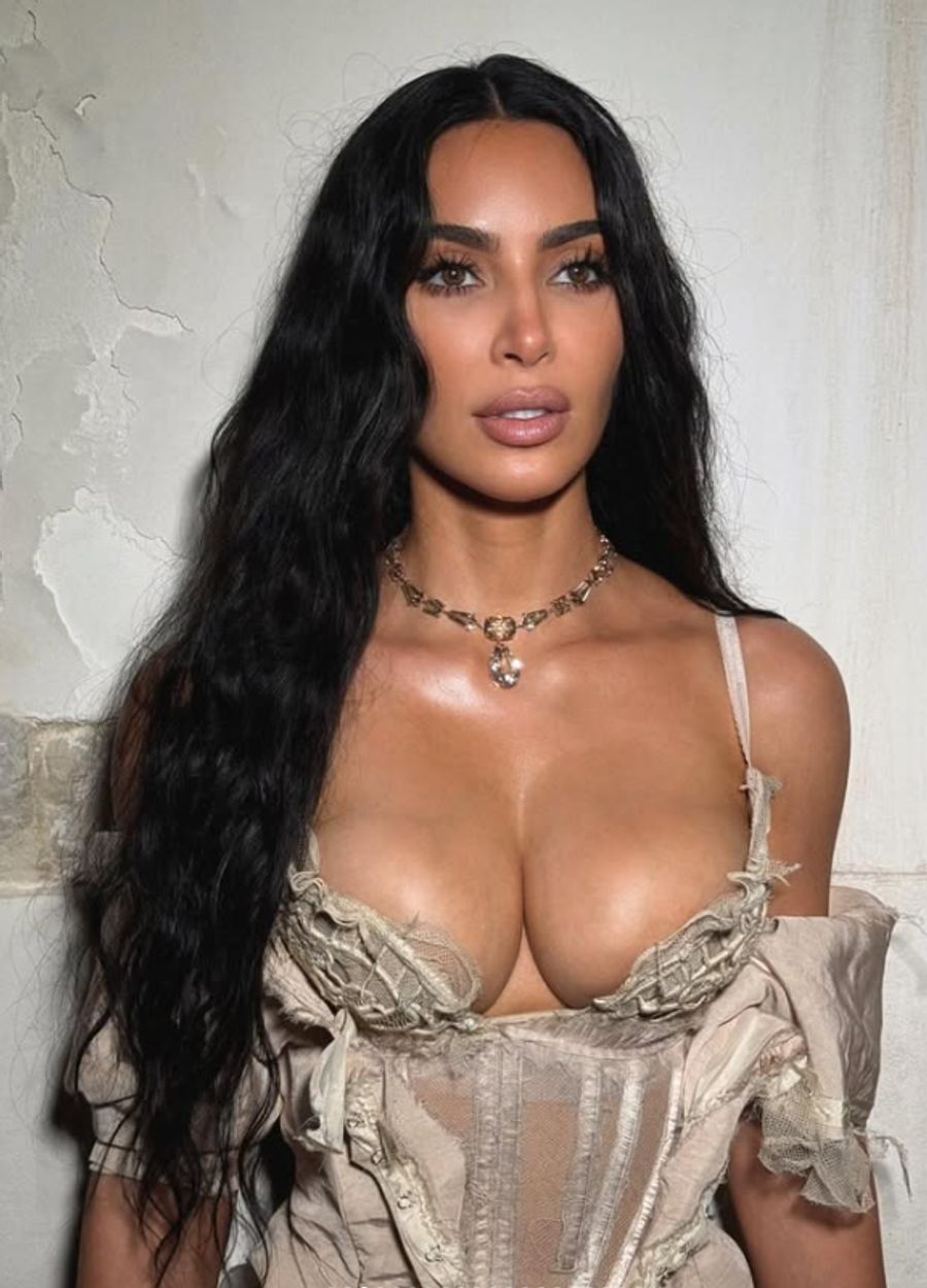 Kim Kardashian geizt nicht mit ihren Reizen.
