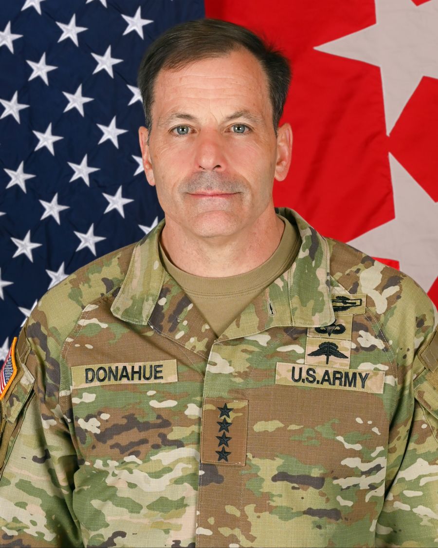Der US-General Chris Donahue spricht über einen Angriff auf Kaliningrad.