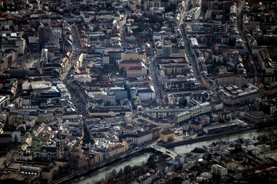 Blick auf Innsbruck: Wer in der Stadt eine Park-Busse erhalten hat, könnte Anspruch auf Rückerstattung haben. (Archivbild)