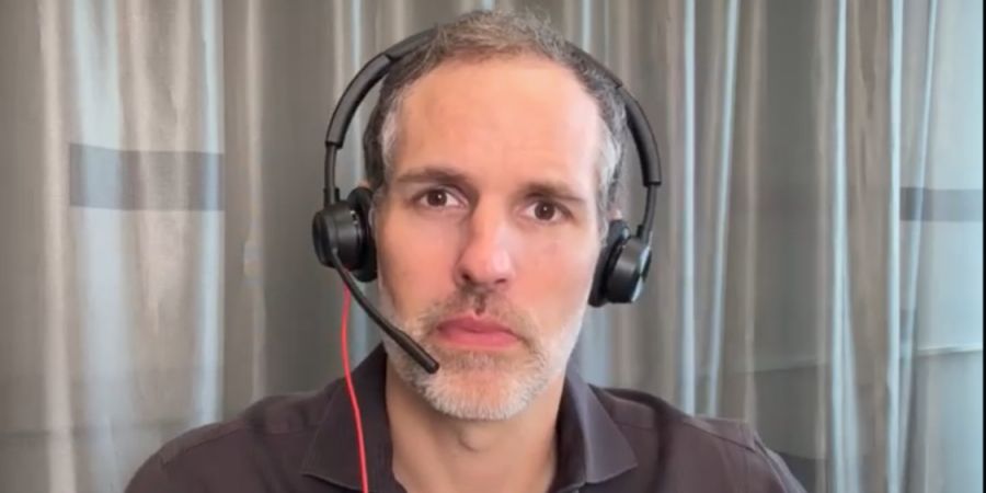 «10vor10»-Moderator Arthur Honegger schaltete auf Instagram live zu USA-Korrespondentin Viviane Manz.