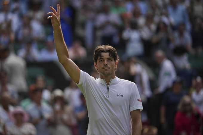 Taylor Fritz erreicht den Achtelfinal in Wimbledon. Britain Wimbledon Tennis