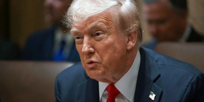 Donald Trump hat während seiner ersten Kabinettssitzung nach seiner Wiederwahl über etliche Themen gesprochen – auch Zölle. Donald Trump