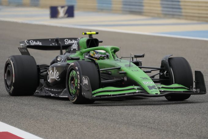 Gabriel Bortoleto (Sauber) beim Vorsaison-Test der Formel 1 in Bahrain. Bortoleto Sauber Formel 1