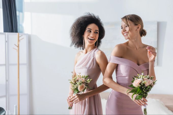 Ob Haarschmuck oder andere Accessoires – gehen sie sparsam damit um. Haarschmuck
