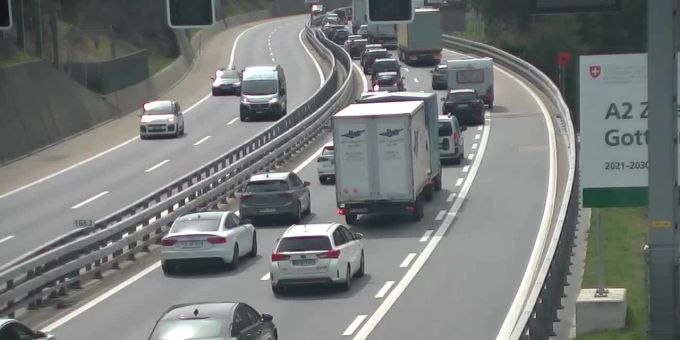 Ferienbeginn - 11 Kilometer Stau vor dem Gotthard-Nordportal