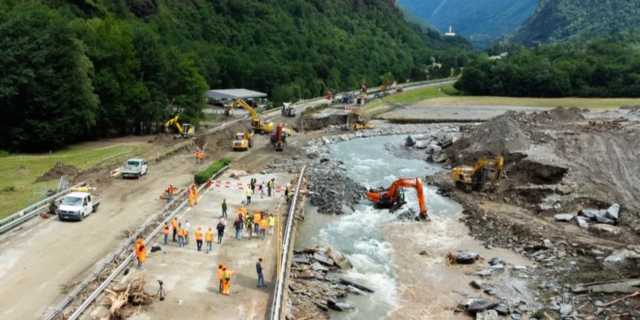 So ging etwa das Wasser der Moesa schneller zurück als erwartet und es gab keine neuen schweren Niederschläge.