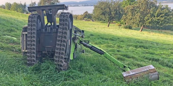 Der gekippte Bagger in Kreuzlingen TG. Kreuzlingen TG
