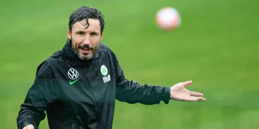 Mark van Bommel ist der neue Trainer des VfL Wolfsburg. Foto: Swen Pförtner/dpa