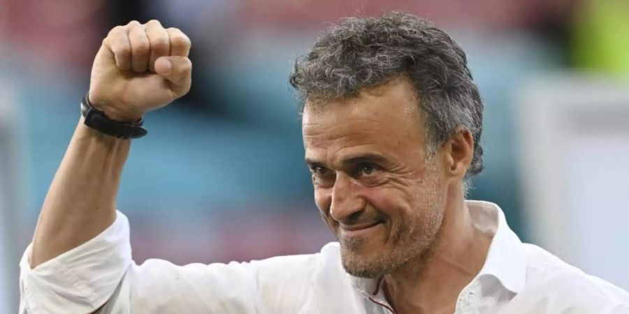 Der spanische Trainer Luis Enrique freut sich auf das EM-Halbfinale. Foto: Stuart Franklin/Pool Getty/AP/dpa