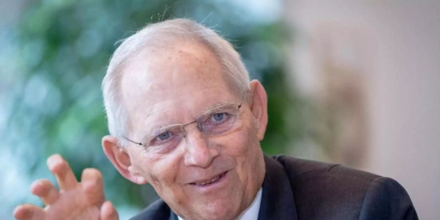 Wolfgang Schäuble (CDU) hat sich für einen schnelleren Anstieg des CO2-Preises ausgesprochen, um beim Kampf gegen den Klimawandel voranzukommen. Foto: Kay Nietfeld/dpa